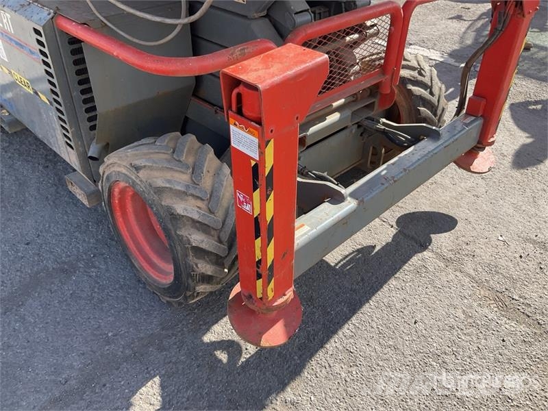 SkyJack SJ6832 RT Piattaforme a pantografo