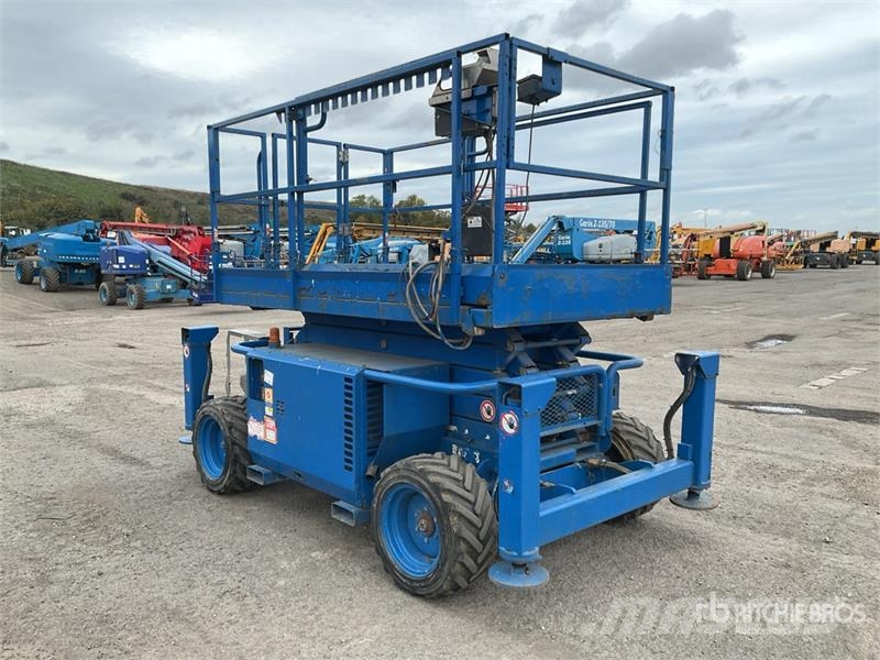 SkyJack SJ6832 RT Schaarhoogwerkers