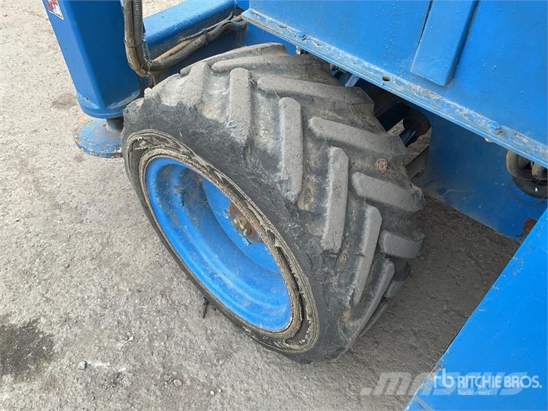 SkyJack SJ6832 RT Schaarhoogwerkers