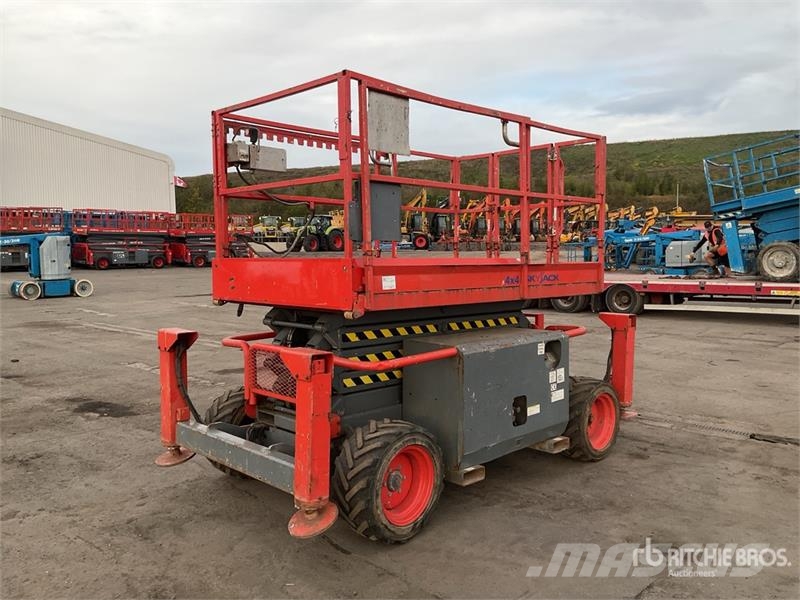 SkyJack SJ6832 RT Scissor lifts