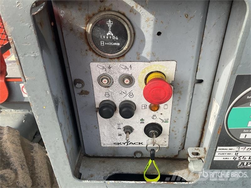 SkyJack SJ6832 RT Schaarhoogwerkers