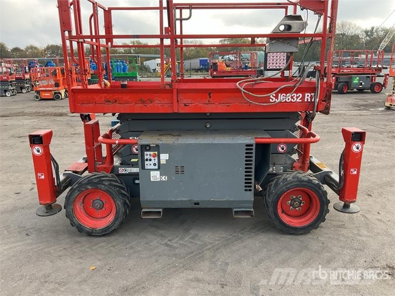 SkyJack SJ6832 RT Škaraste platforme