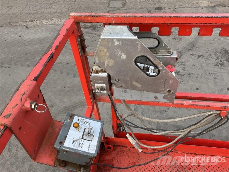 SkyJack SJ6832 RT Škaraste platforme
