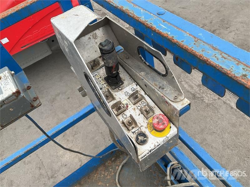 SkyJack SJ6832 RT Schaarhoogwerkers