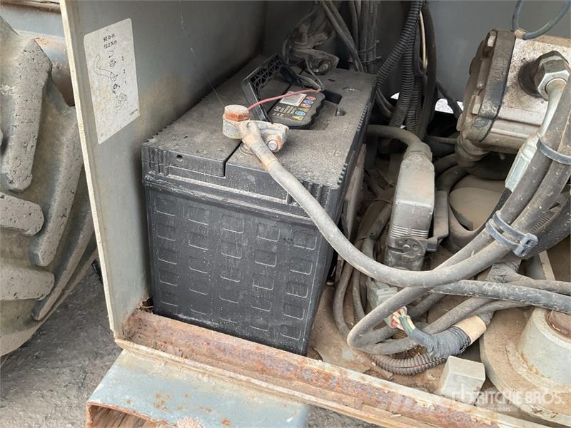 SkyJack SJ6832 RT رافعات مقصية الشكل