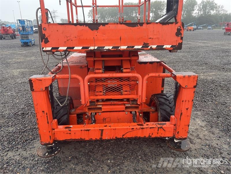 SkyJack SJ6832 RT Ollós emelők