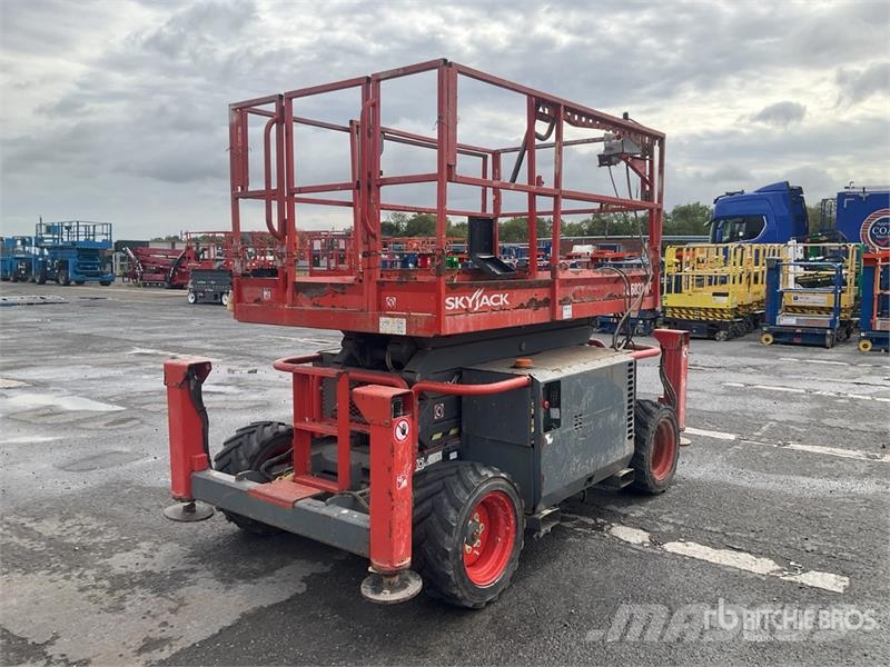 SkyJack SJ6832 RT Makazaste platforme