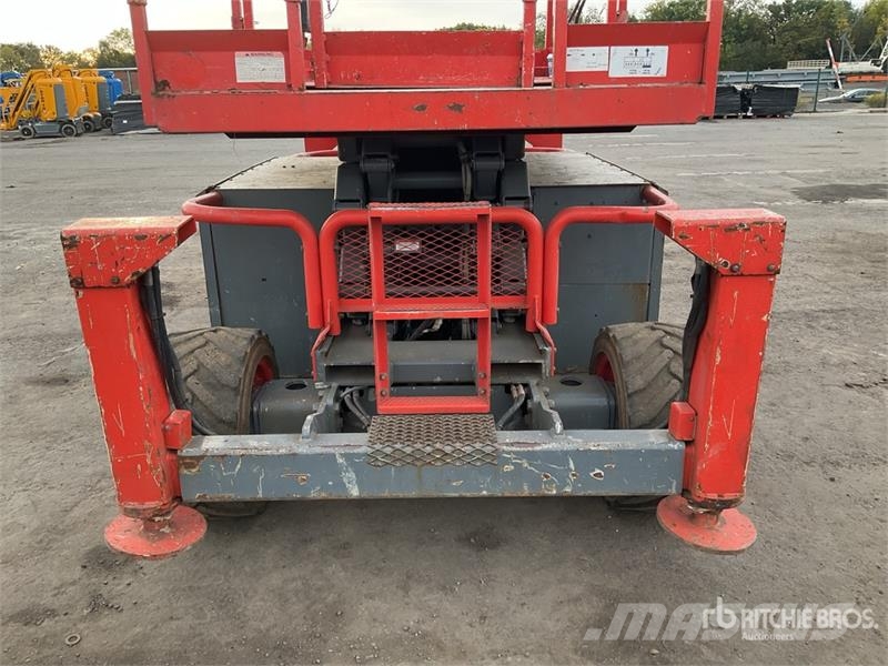 SkyJack SJ6832 RT Scissor lifts