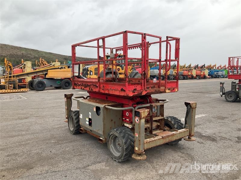 SkyJack SJ6832RT Diesel Scissor Lift (Inoperable) Schaarhoogwerkers
