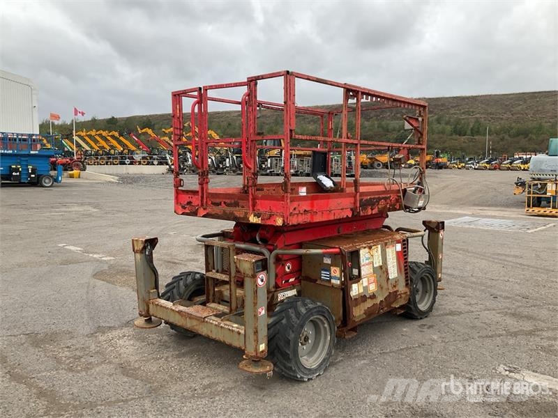 SkyJack SJ6832RT Diesel Scissor Lift (Inoperable) Schaarhoogwerkers