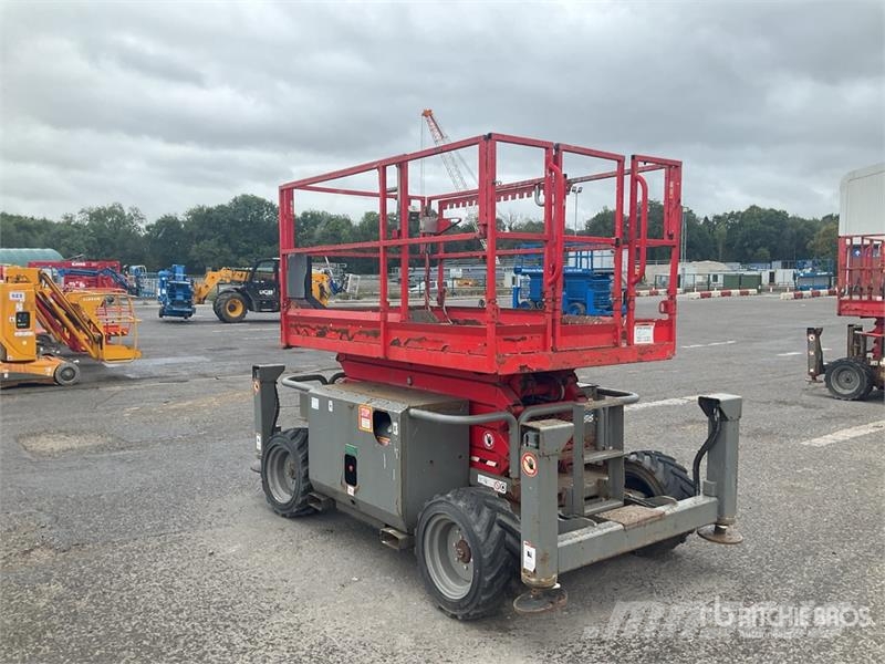 SkyJack SJ6832RT Diesel Scissor Lift (Inoperable) Schaarhoogwerkers