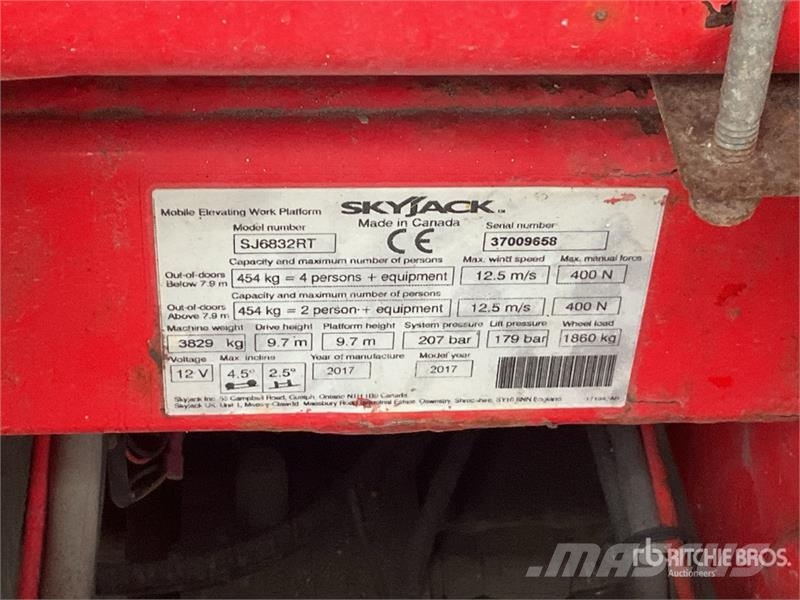 SkyJack SJ6832RT Diesel Scissor Lift (Inoperable) Schaarhoogwerkers