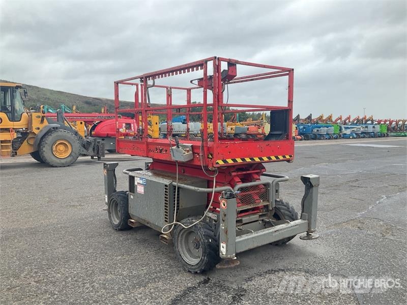 SkyJack SJ6832RT Diesel Scissor Lift (Inoperable) Schaarhoogwerkers