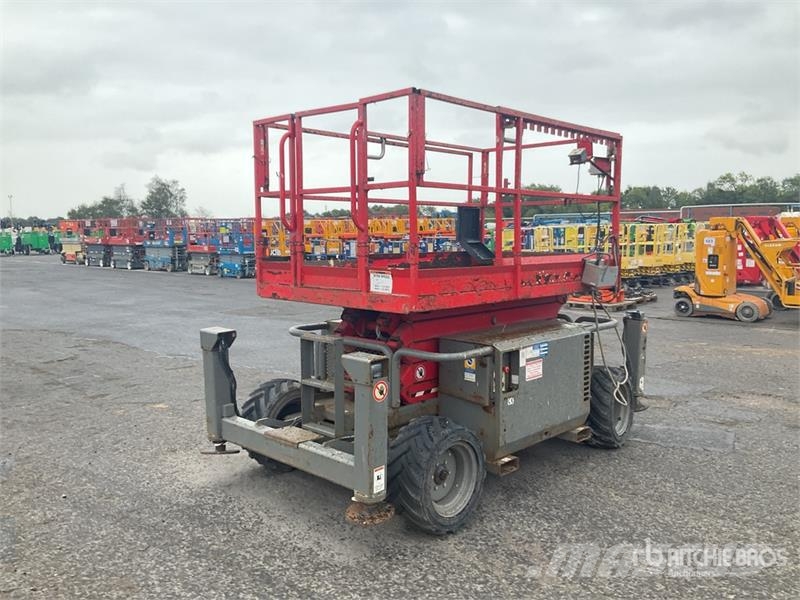 SkyJack SJ6832RT Diesel Scissor Lift (Inoperable) Schaarhoogwerkers