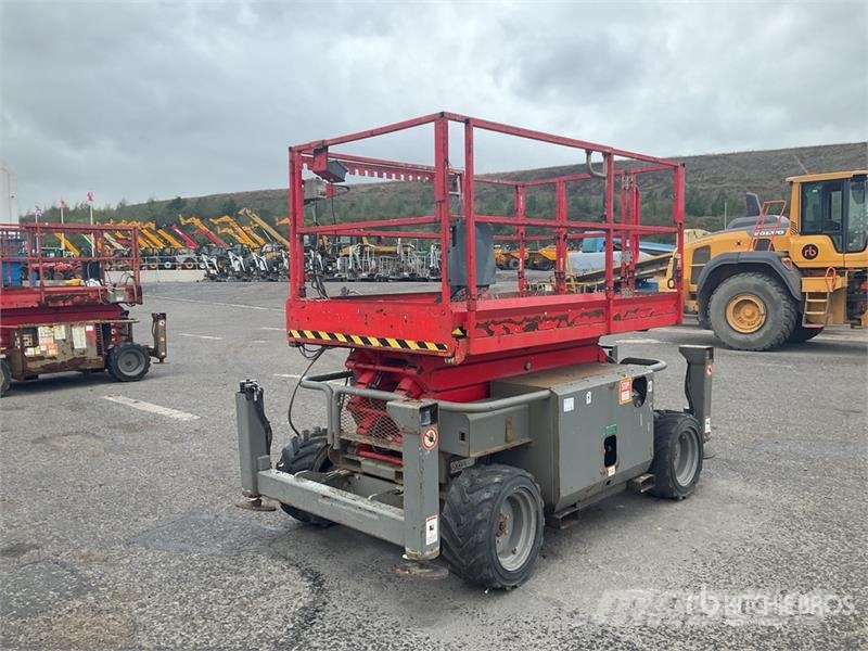 SkyJack SJ6832RT Diesel Scissor Lift (Inoperable) Schaarhoogwerkers