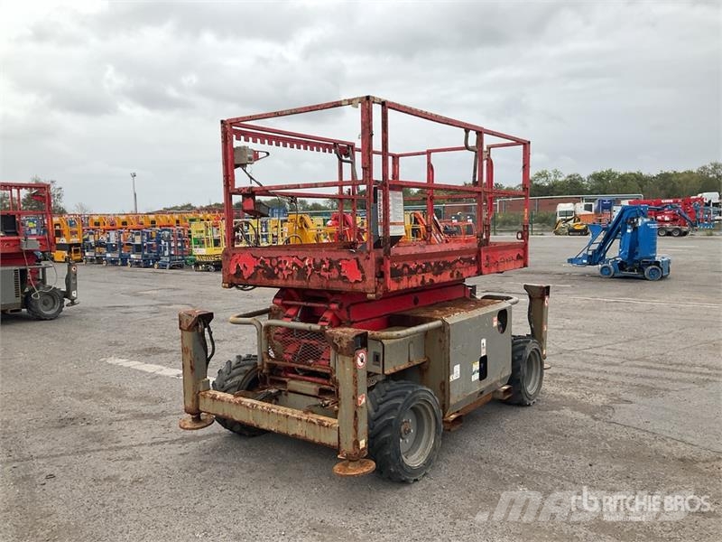 SkyJack SJ6832RT Diesel Scissor Lift (Inoperable) Schaarhoogwerkers