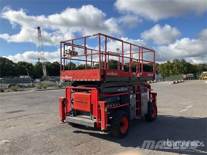 SkyJack SJ8841 4x4 Diesel Scissor Lift Scheren-Arbeitsbühnen