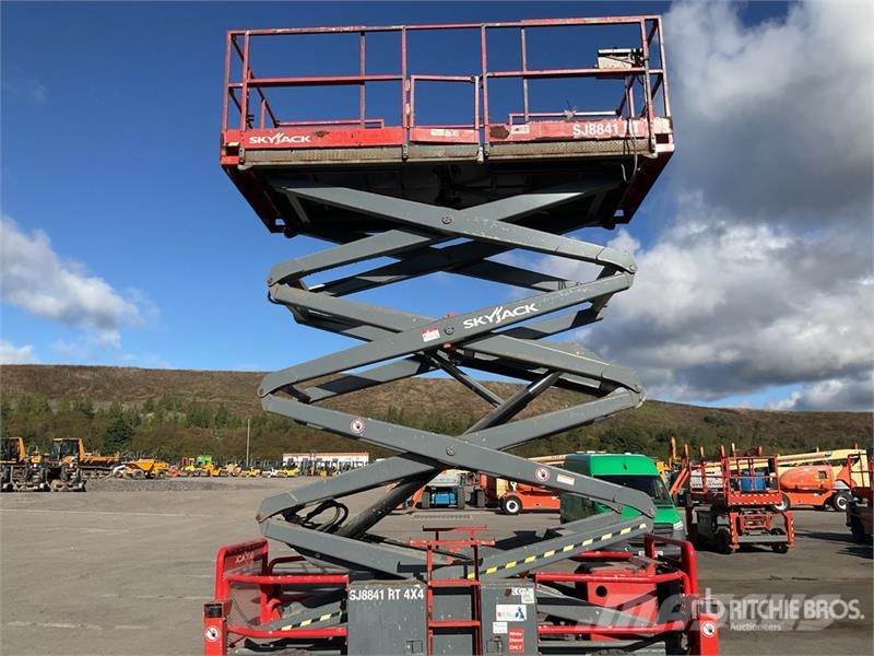 SkyJack SJ8841 4x4 Diesel Scissor Lift Scheren-Arbeitsbühnen