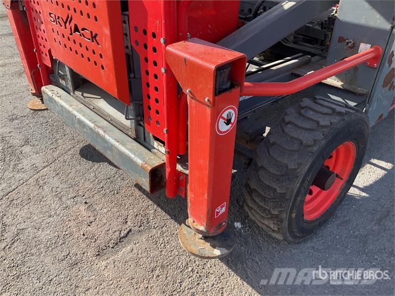 SkyJack SJ8841 4x4 Diesel Scissor Lift Scheren-Arbeitsbühnen