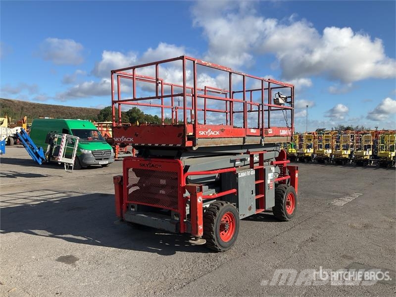 SkyJack SJ8841 4x4 Diesel Scissor Lift Scheren-Arbeitsbühnen