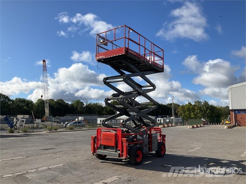 SkyJack SJ8841 4x4 Diesel Scissor Lift Scheren-Arbeitsbühnen