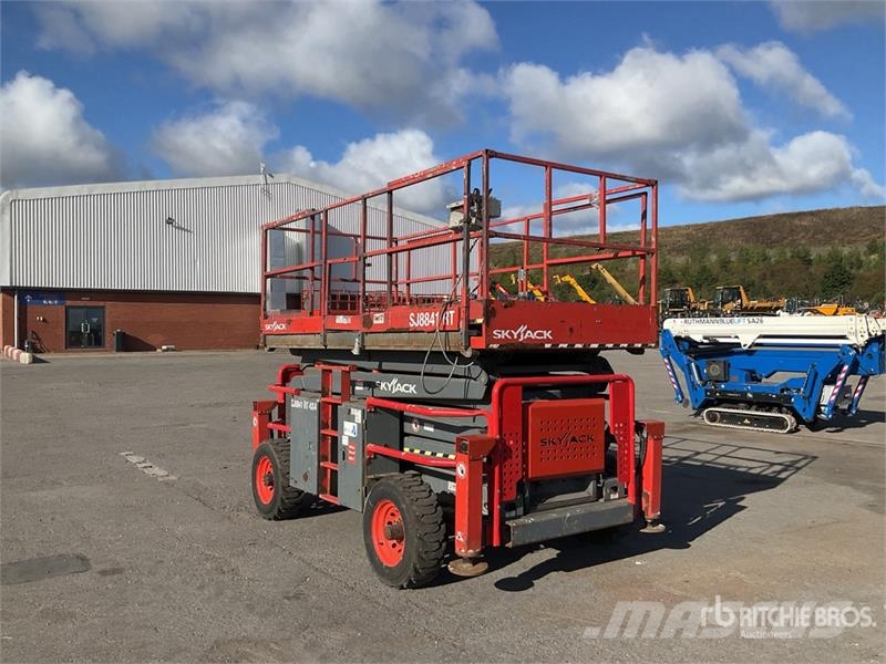 SkyJack SJ8841 4x4 Diesel Scissor Lift Scheren-Arbeitsbühnen