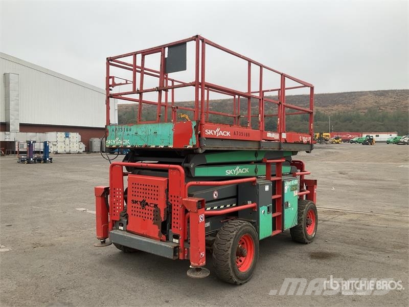 SkyJack SJ8841 Scissor Lift Škaraste platforme