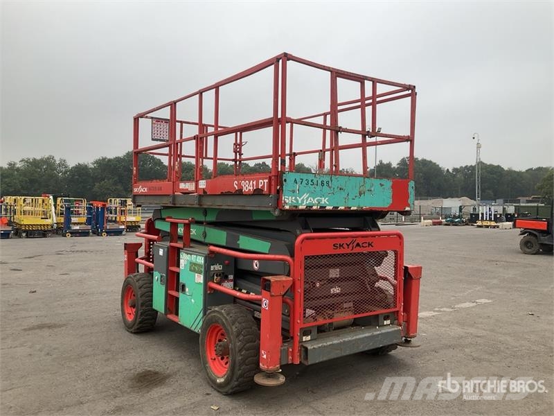 SkyJack SJ8841 Scissor Lift Škaraste platforme