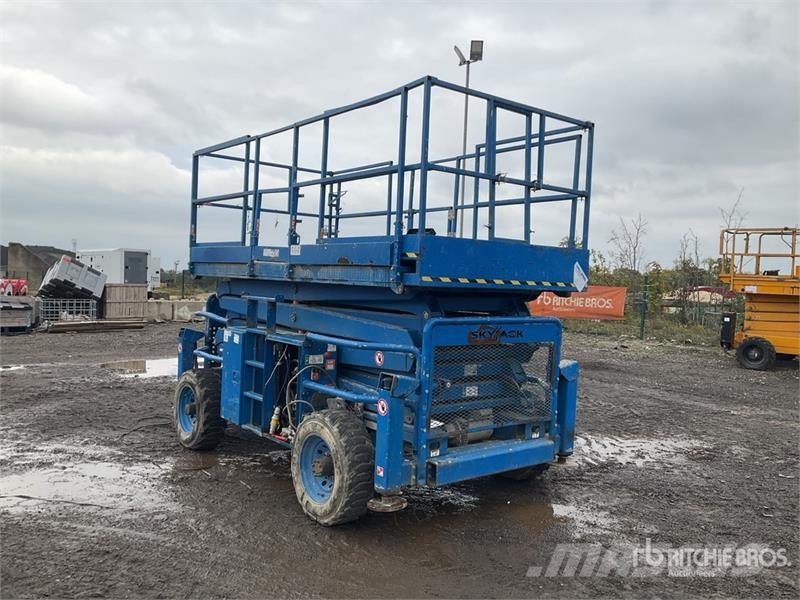 SkyJack SJ8841RT 4x4 Diesel Scissor Lift (Inoperable) Saxlifte