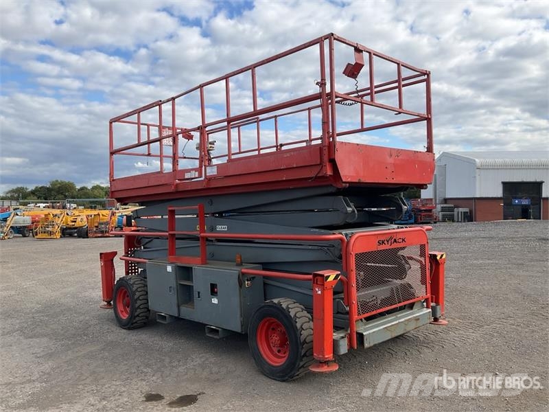 SkyJack SJ9250 4x4 Diesel Scissor Lift رافعات مقصية الشكل