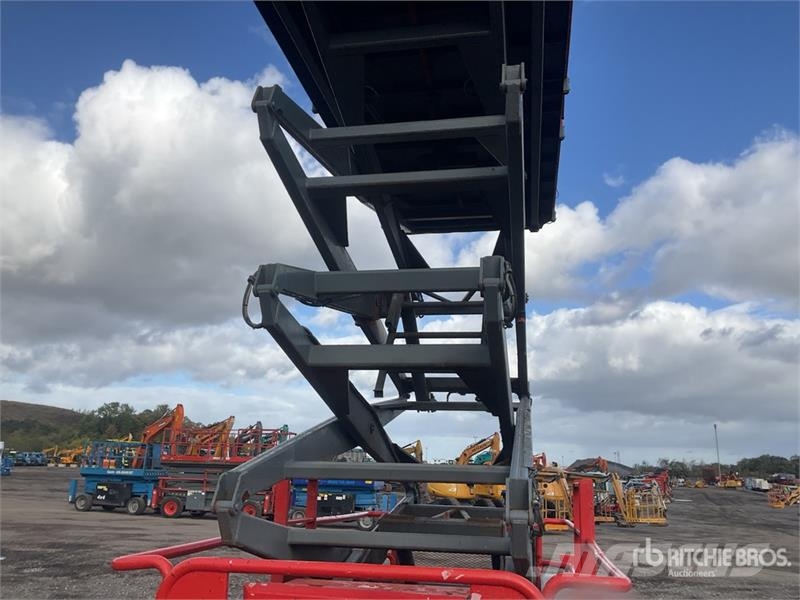 SkyJack SJ9250 4x4 Diesel Scissor Lift Ollós emelők