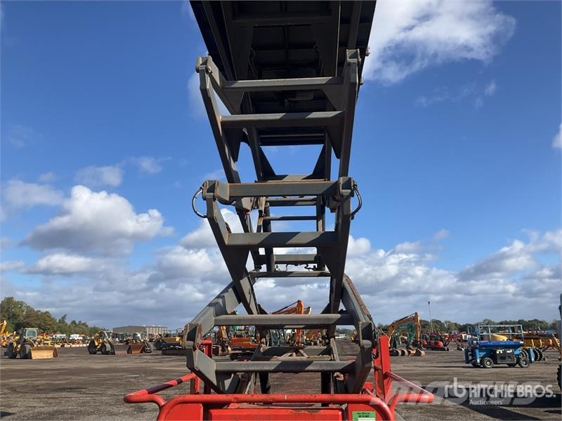 SkyJack SJ9250 4x4 Diesel Scissor Lift Ollós emelők