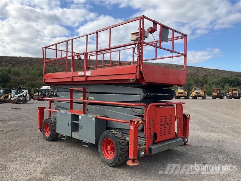 SkyJack SJ9250 4x4 Diesel Scissor Lift رافعات مقصية الشكل