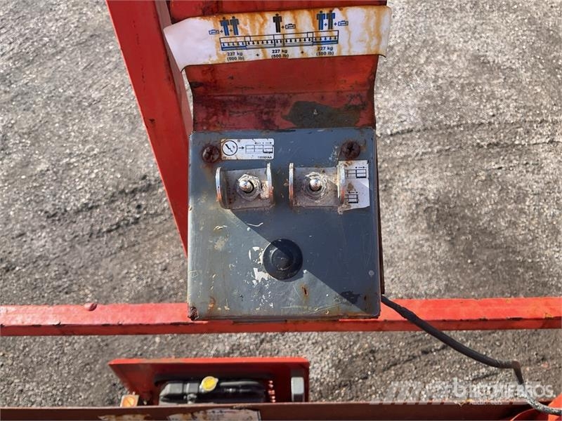 SkyJack SJ9250 4x4 Diesel Scissor Lift Ollós emelők