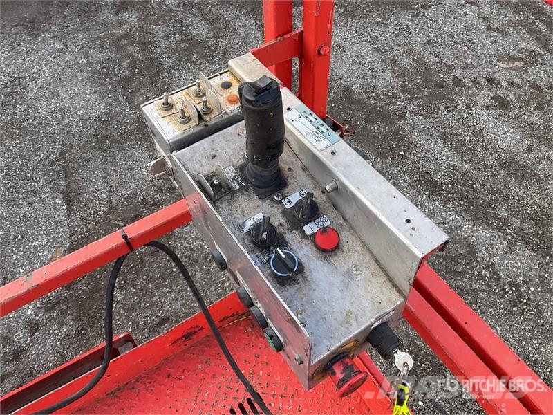 SkyJack SJ9250 4x4 Diesel Scissor Lift Ollós emelők