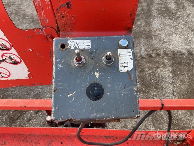 SkyJack SJ9250 4x4 Diesel Scissor Lift Ollós emelők