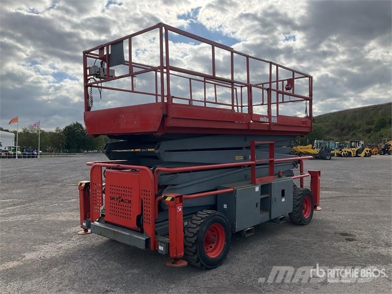 SkyJack SJ9250 4x4 Diesel Scissor Lift رافعات مقصية الشكل