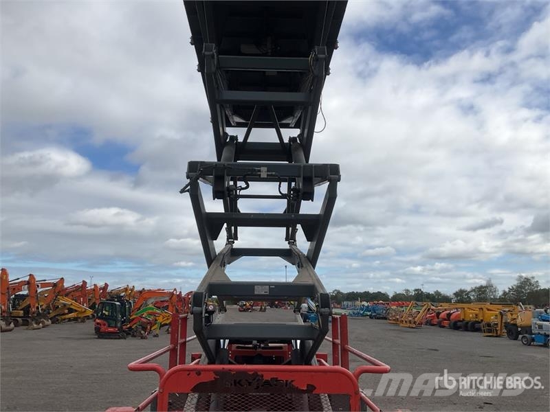 SkyJack SJ9250 4x4 Diesel Scissor Lift رافعات مقصية الشكل