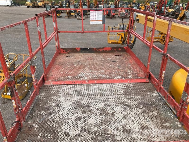 SkyJack SJ9250 4x4 Diesel Scissor Lift رافعات مقصية الشكل