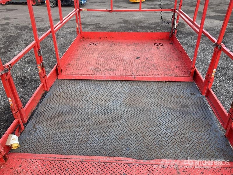 SkyJack SJ9250 4x4 Diesel Scissor Lift Ollós emelők