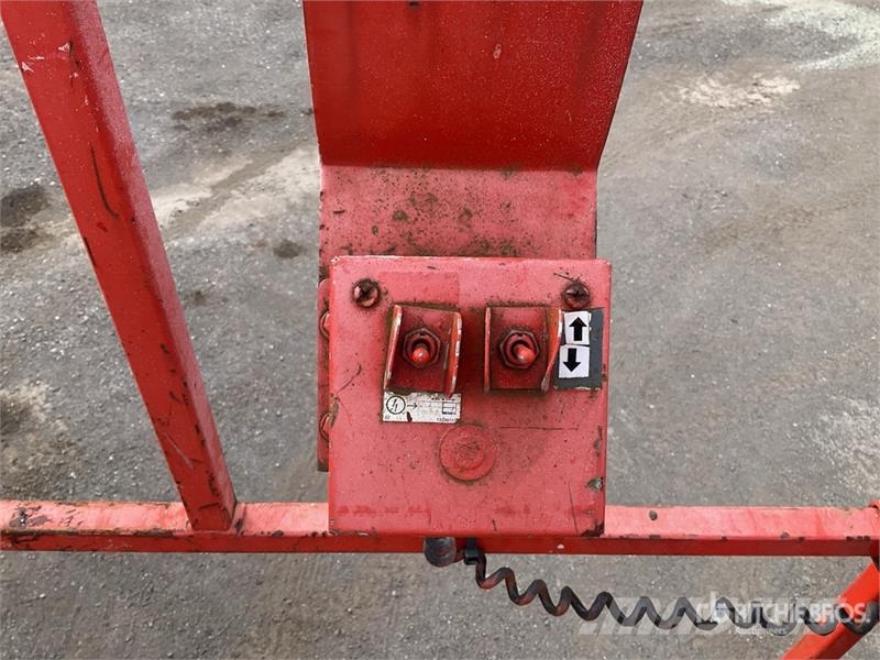 SkyJack SJ9250 4x4 Diesel Scissor Lift رافعات مقصية الشكل
