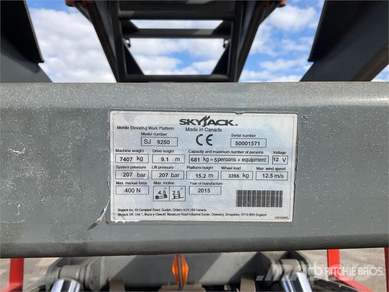 SkyJack SJ9250 4x4 Diesel Scissor Lift رافعات مقصية الشكل