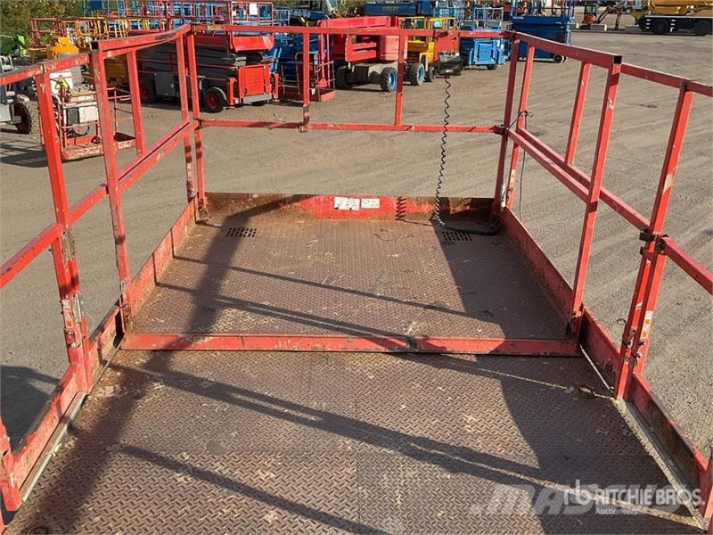 SkyJack SJ9250RT 4x4 Diesel Scissor Lift Škaraste platforme
