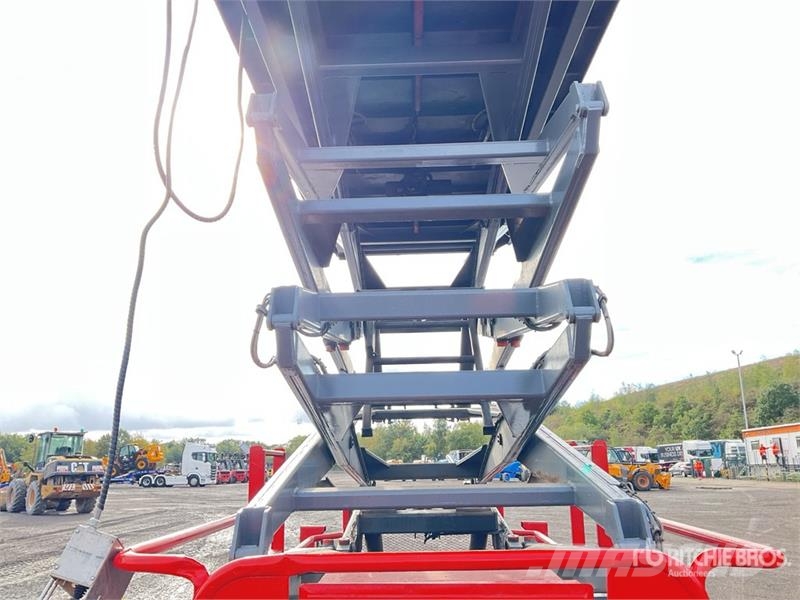 SkyJack SJ9250RT 4x4 Diesel Scissor Lift Scissor lifts