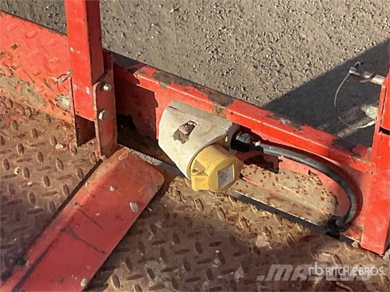 SkyJack SJ9250RT 4x4 Diesel Scissor Lift Škaraste platforme