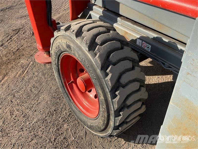 SkyJack SJ9250RT 4x4 Diesel Scissor Lift Škaraste platforme