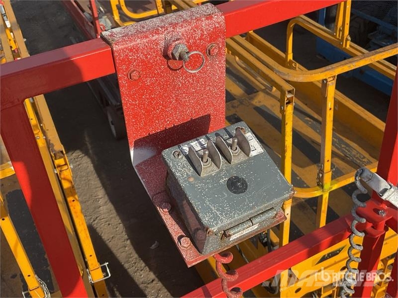 SkyJack SJ9250RT 4x4 Diesel Scissor Lift Škaraste platforme