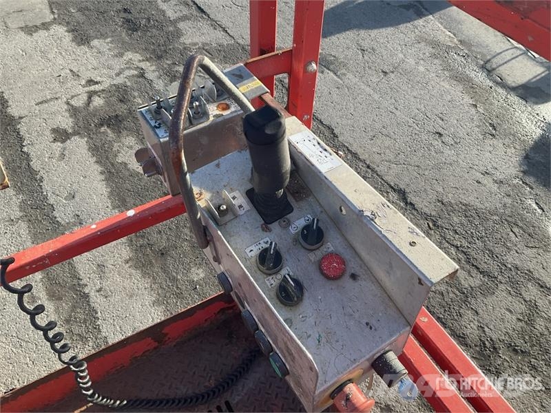 SkyJack SJ9250RT 4x4 Diesel Scissor Lift Ollós emelők