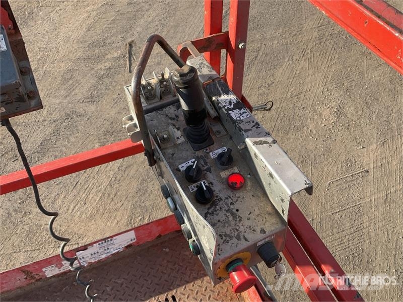 SkyJack SJ9250RT 4x4 Diesel Scissor Lift Škaraste platforme