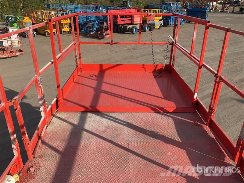SkyJack SJ9250RT 4x4 Diesel Scissor Lift Škaraste platforme